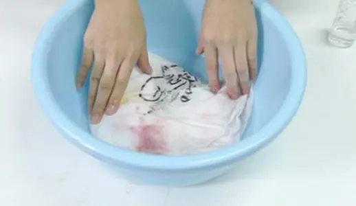 五個小技巧幫你解決衣服染色問題！